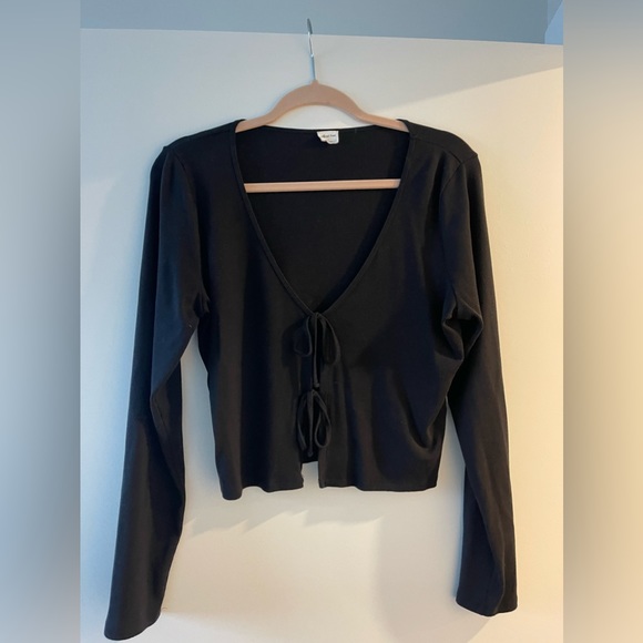 Aritzia black long sleeve - Picture 6 of 7